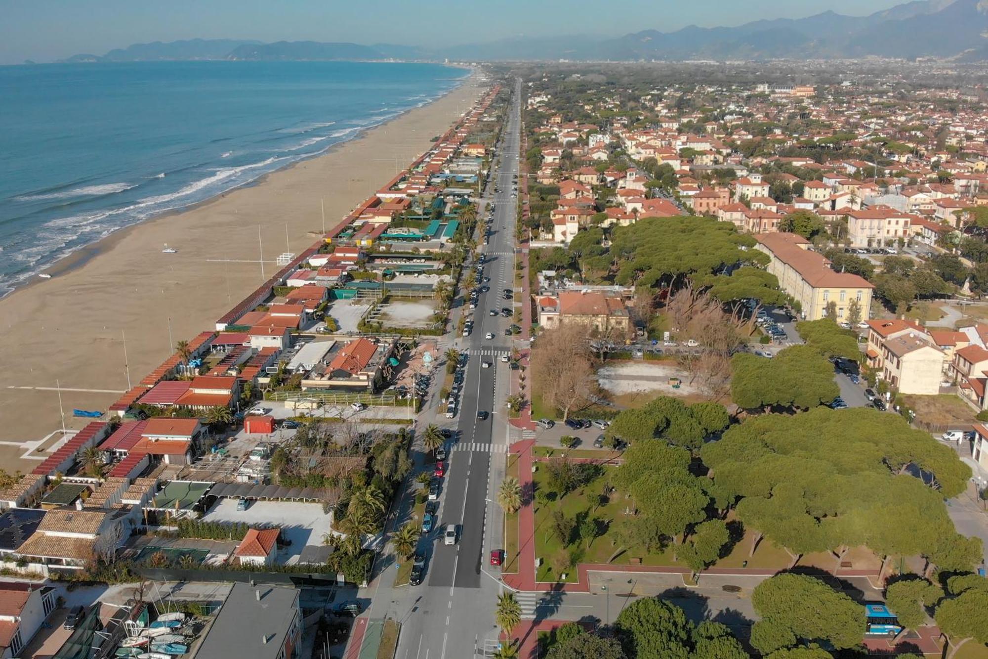 La Casina Del Pescatore On The Beach - Happy Rentals Marina di Pietrasanta Exterior foto